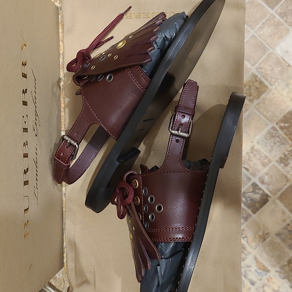 BURBERRY KILTIE FRINGE LEATHER SANDALS - Picture 11 of 16
